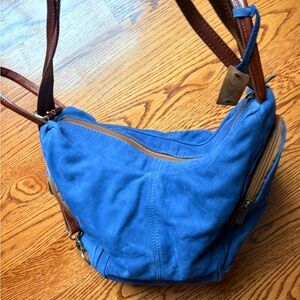 Maria’s Italian suede leather purse converts to backpack Vera Pelle blue